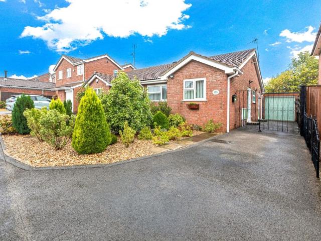 Bungalow for sale in Camp Hill, Warwickshire