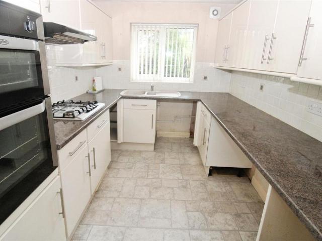 Bungalow for sale in Longhill, Hull