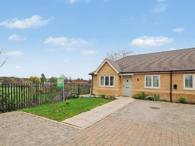 Bungalow for sale in Bedford