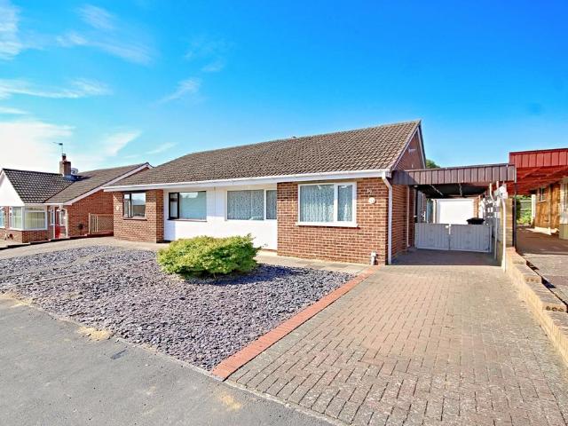 Bungalow for sale in Allington, Midway