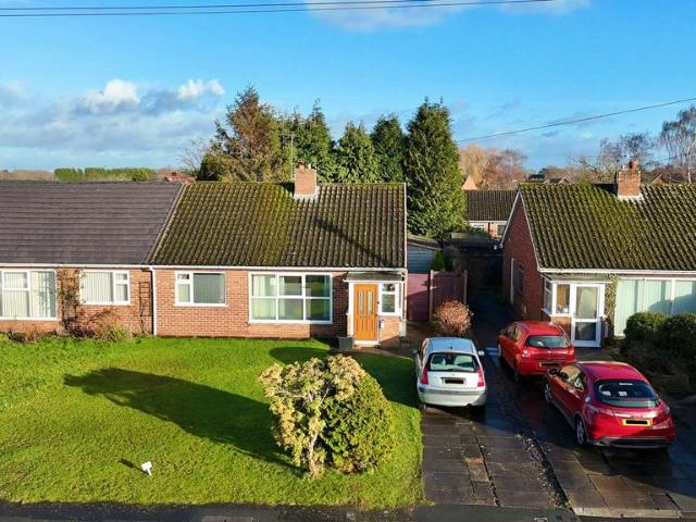 Bungalow for sale in Shavington cum Gresty, Shavington