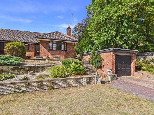 Bungalow for sale in Alderminster, Warwickshire