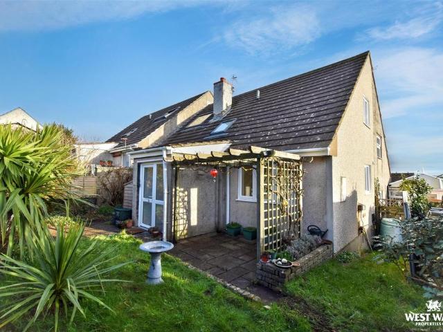 Bungalow for sale in St Ishmael's, Wales
