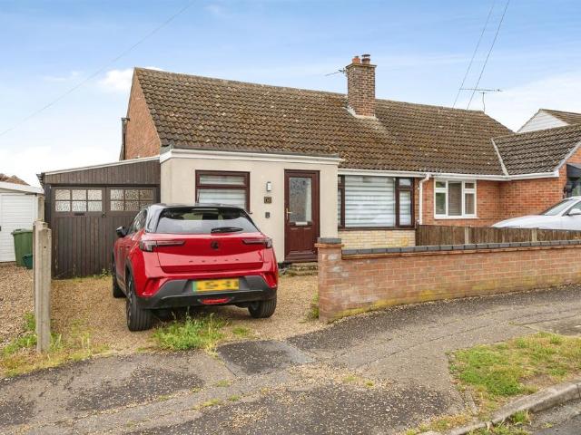 Bungalow for sale in Hellesdon, Broadland