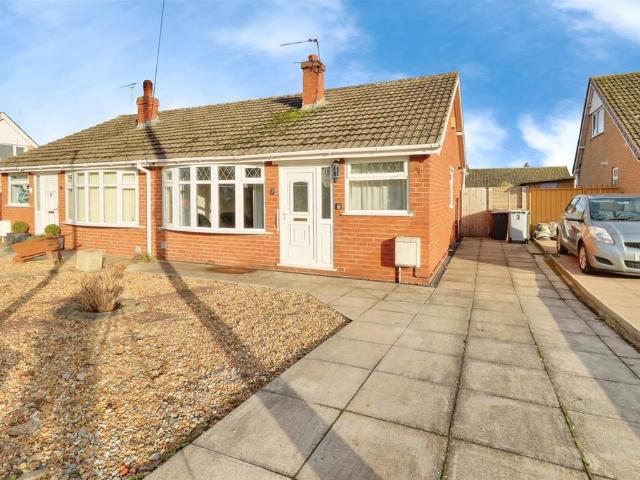 Bungalow for sale in Shavington cum Gresty, Shavington