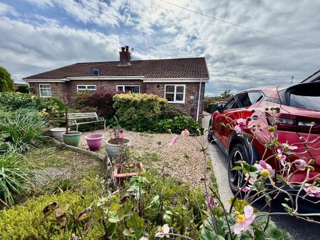 Bungalow for sale in Blackwood, Wales