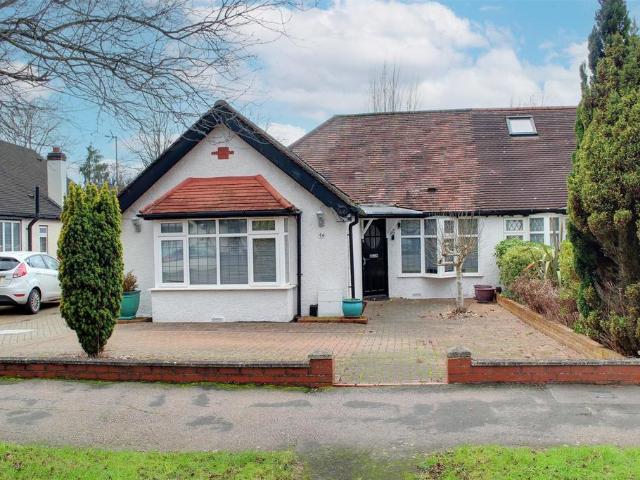 Bungalow for sale in Potters Bar, Hertfordshire