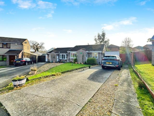 Bungalow for sale in Llangennech, Wales
