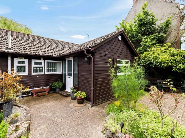 Bungalow for sale in Ash, Kent