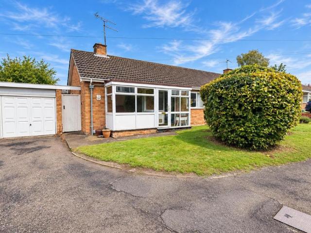 Bungalow for sale in Rushden, North Northamptonshire
