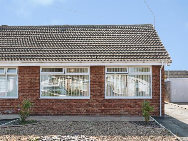 Bungalow for sale in Bransholme, Hull