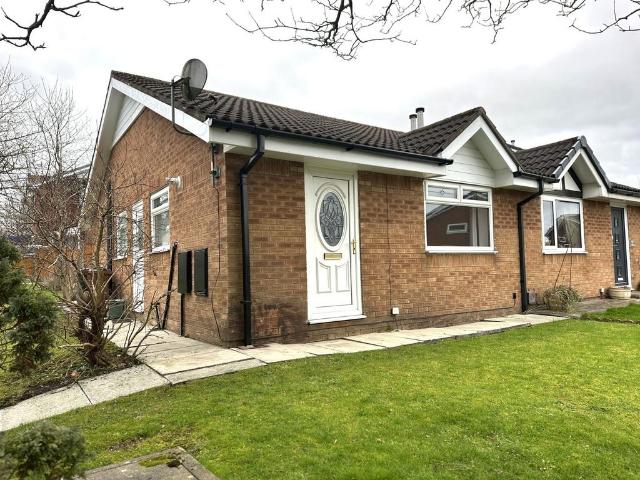 Bungalow for sale in Shaw and Crompton, Pendock