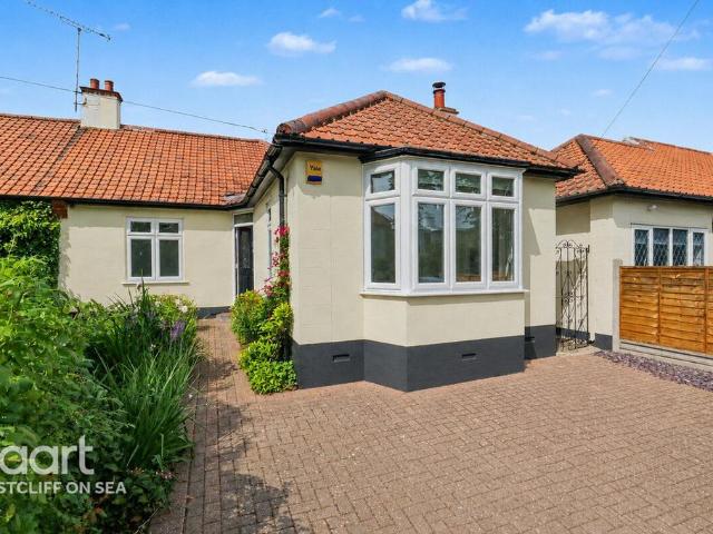Bungalow for sale in Alton Barnes, Essex