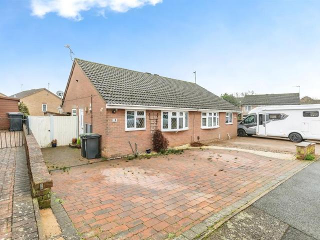 Bungalow for sale in Crow Hill, Irthlingborough