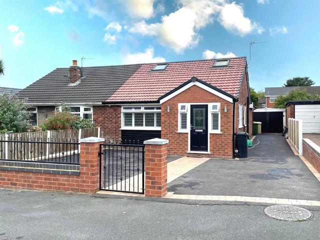 Bungalow for sale in Daisy Hill, Lee Bank