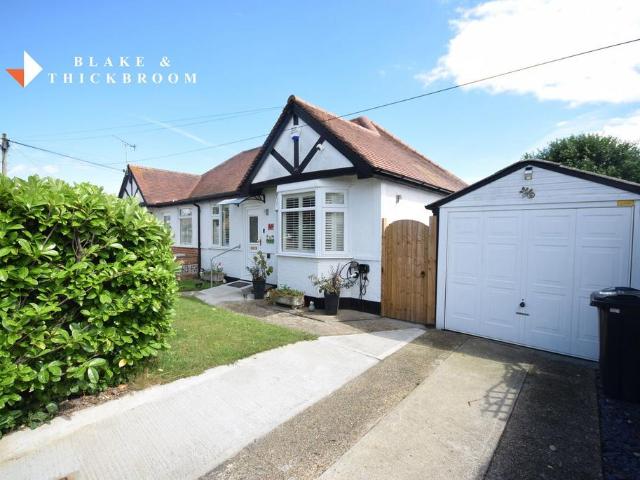 Bungalow for sale in Holland-on-Sea, Dale Hill