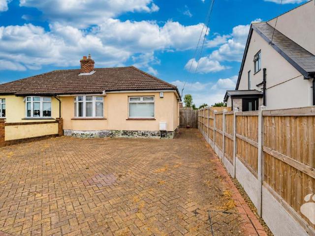 Bungalow for sale in Bowers Gifford and North Benfleet, Bowers Gifford