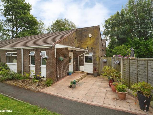Bungalow for sale in Lee Bank, Greater Manchester