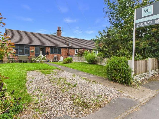 Bungalow for sale in Burtonwood and Westbrook, Warrington