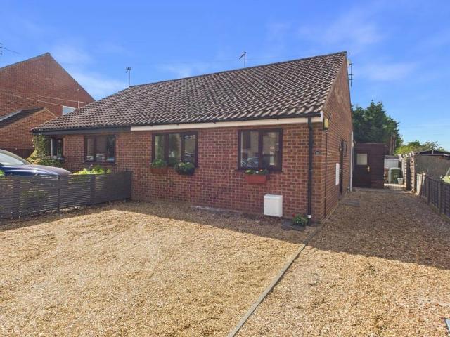 Bungalow for sale in Watlington, Brookville