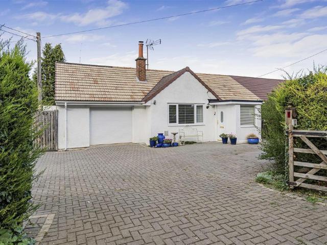 Bungalow for sale in Evershot, Oxfordshire
