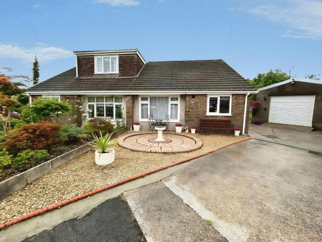 Bungalow for sale in Baglan