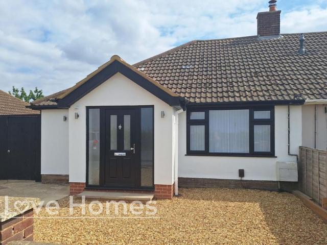Bungalow for sale in Barton-le-clay, Bedfordshire
