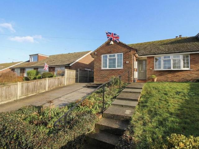 Bungalow for sale in Monkton, Thanet