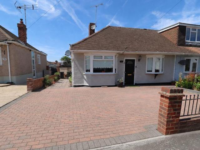 Bungalow for sale in Barling, Essex