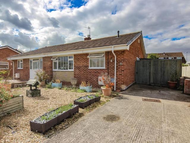 Bungalow for sale in Worle, Weston-super-mare