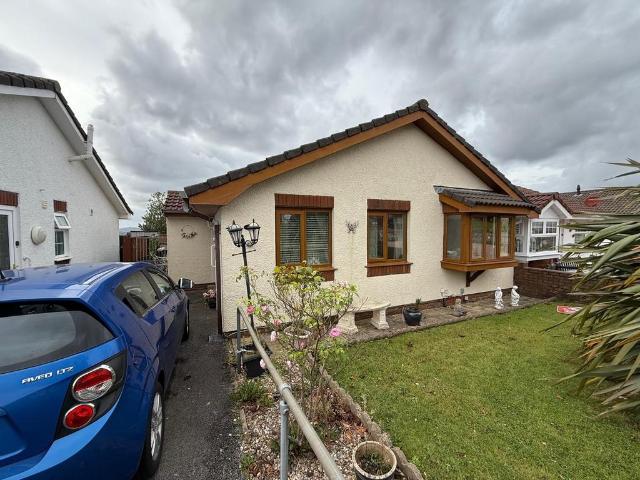 Bungalow for sale in Cimla, Neath