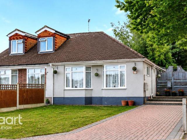 Bungalow for sale in Alton Barnes, Essex