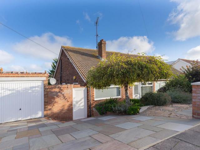 Bungalow for sale in Dumpton Gap, Thanet