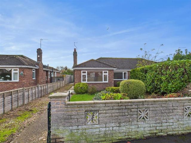Bungalow for sale in South Cave, Riplingham
