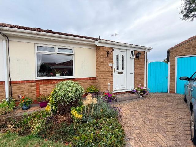Bungalow for sale in Cayton