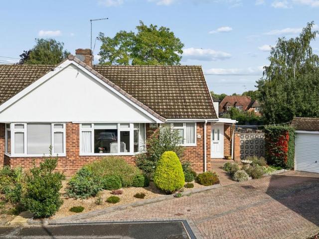 Bungalow for sale in Highway, Maidenhead