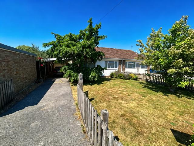 Bungalow for sale in Stalbridge