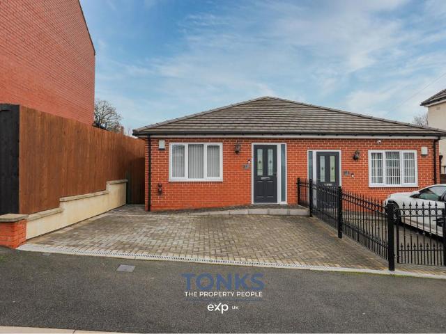 Bungalow for sale in Dunns Bank, Quarry Bank