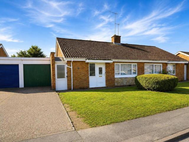 Bungalow for sale in Rushden