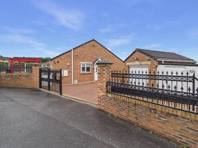 Bungalow for sale in Pontefract, West Yorkshire