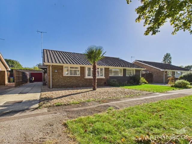 Bungalow for sale in Rose Green, Arun