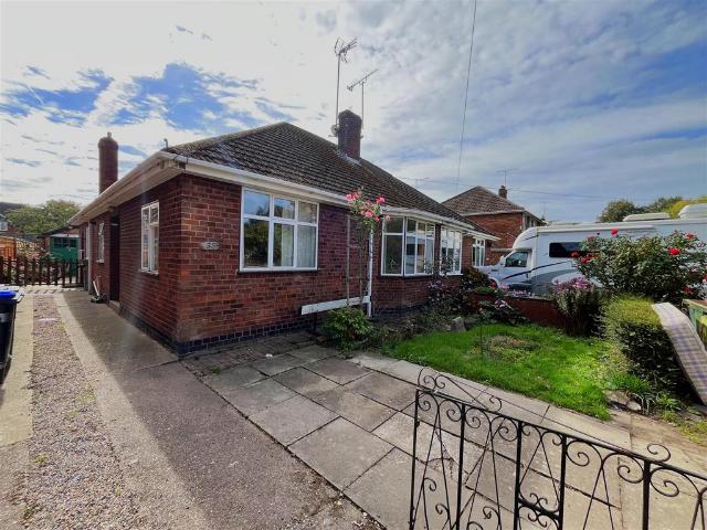 Bungalow for sale in Woodloes Park, Warwick