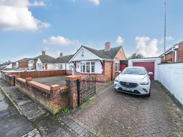 Bungalow for sale in The Slade, Oxfordshire