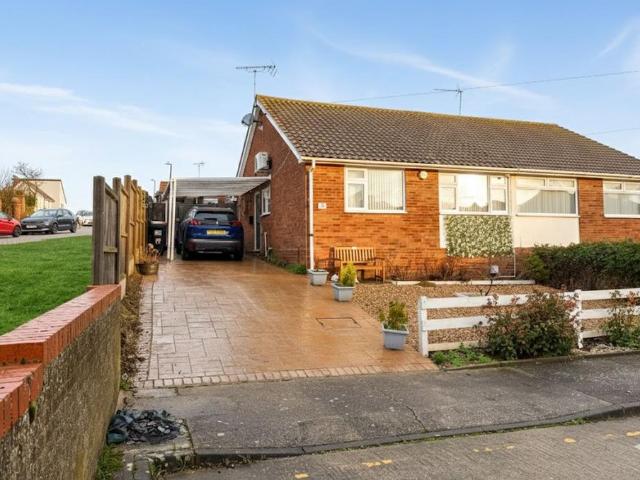 Bungalow for sale in Millmead, Acol