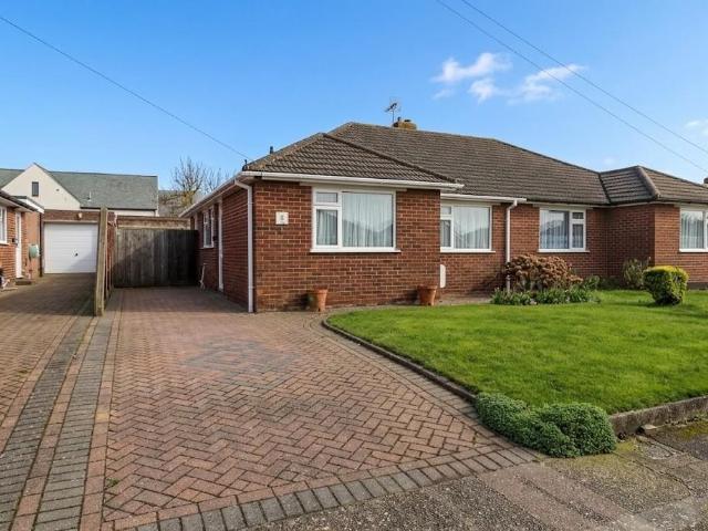 Bungalow for sale in Acol, Kent