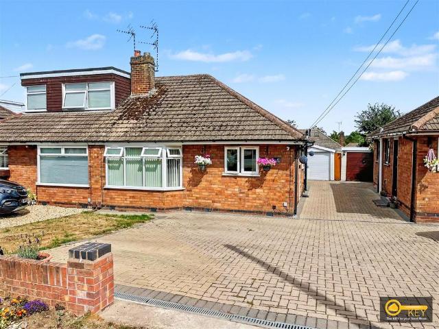 Bungalow for sale in Camp Hill, Warwickshire