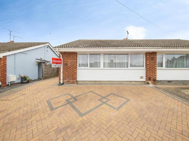 Bungalow for sale in Key Street, Suffolk