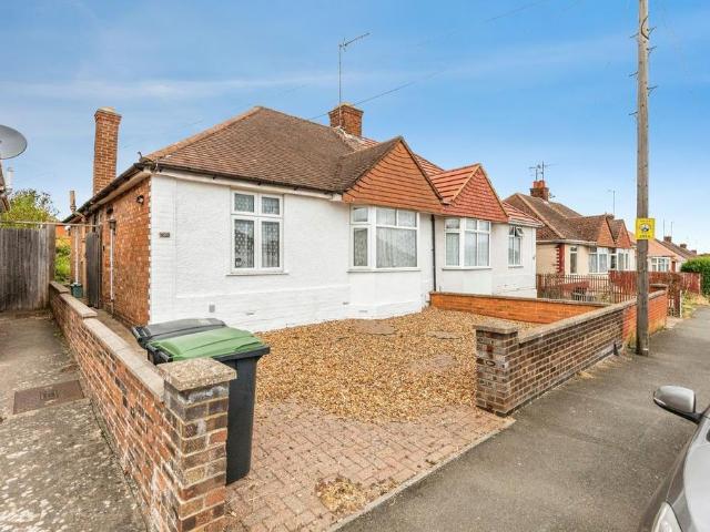 Bungalow for sale in Rushden