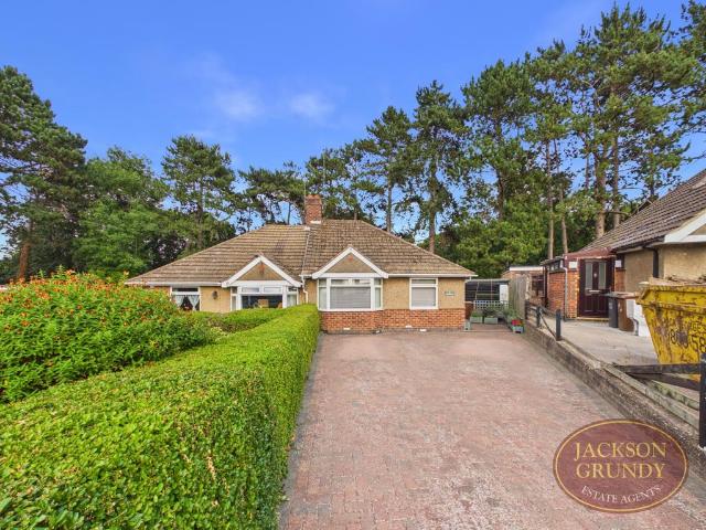 Bungalow for sale in Westone, Northampton