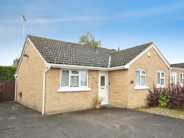 Bungalow for sale in Chipping Hill, Essex